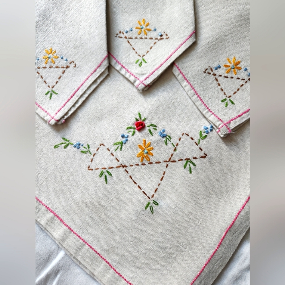 LOVELY 5 PIECE NATURAL LINENHANDMADE  BRIDGE CLOTH SET